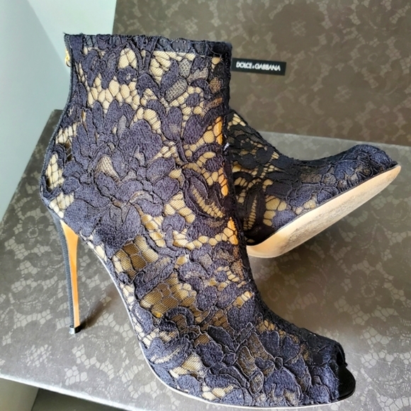 Dolce & Gabbana Peep-toe Lace Ankle Boots - Picture 3 of 15